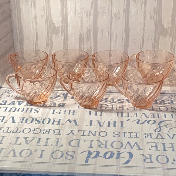 Vintage Arcoroc France Set of 7 Pink Rosaline Swirl Glass Teacups - Picture 1 of 1